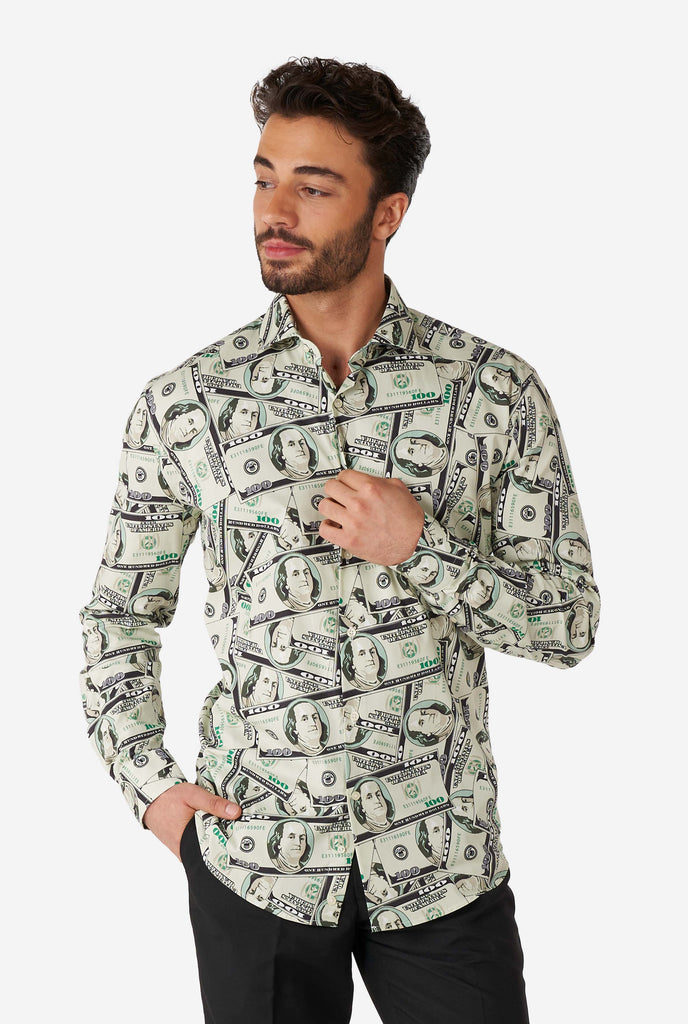 Man wearing shirt with dollar print