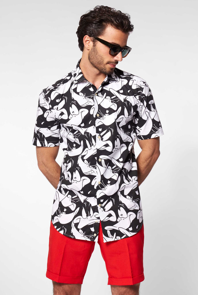 Man wearing summer shirt with Daffy Duck Looney Tunes print