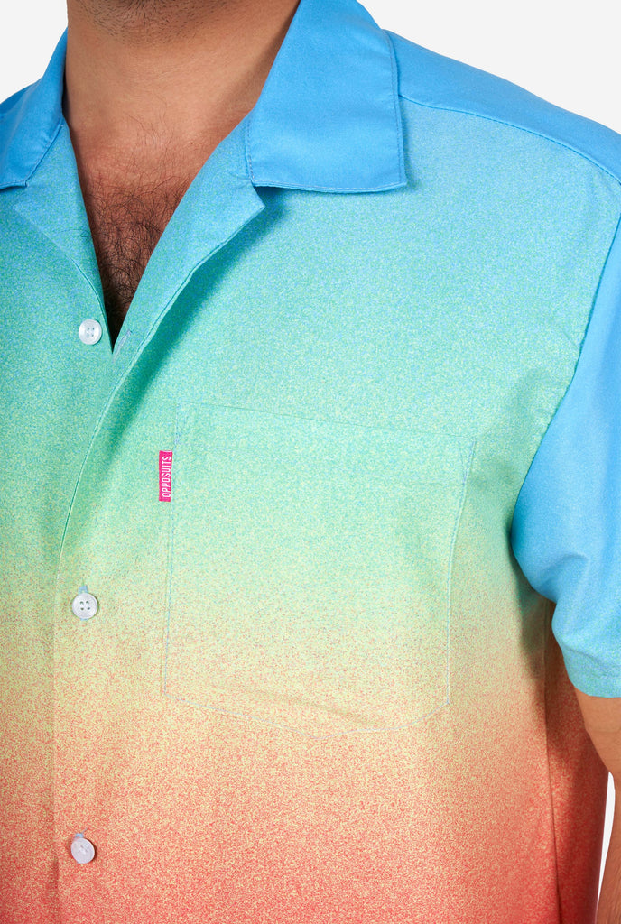 Man wearing colorful summer shirt, close-up